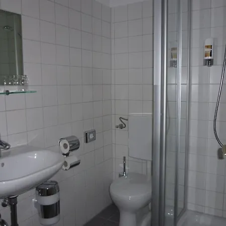 Garni Mowe Konukevi Tutzing