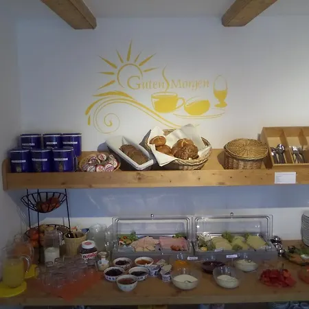 Garni Mowe Konukevi 3*