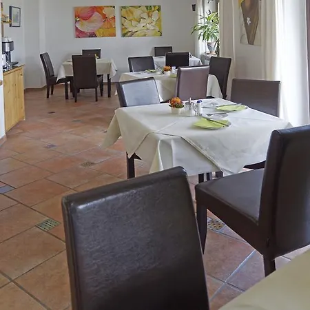 招待所 Garni Mowe