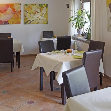 招待所 Garni Mowe